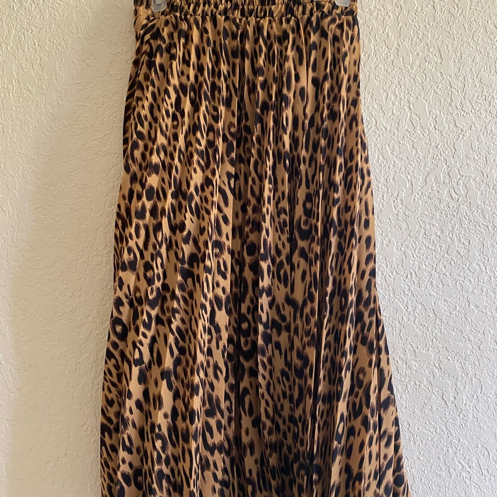Mid long ruffled leopard print skirt